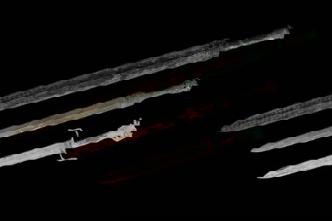 Lots Chinese bronze swords: Lots Chinese fine bronze swords. Longest L: 37.7" x W: 2.4."