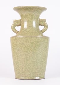 Chinese fine crackled vase