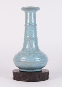 Chinese celadon crackled vase