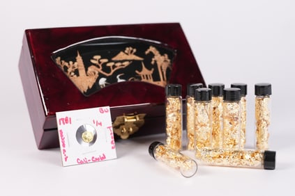 Lots gold flakes and coin