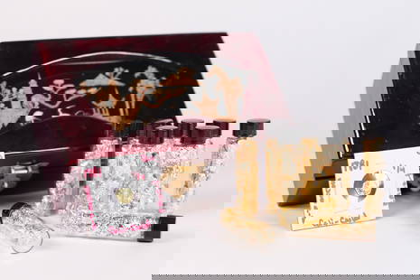 Lots gold flakes and coin: Lots gold flakes and coin, ungraded or authenticated. Condition selling it as is. No guarantee the grading of gold flakes. No return.