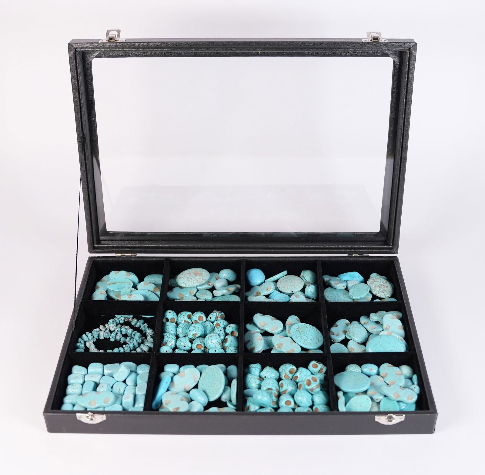 Lots of turquoise pieces (1 of 8)