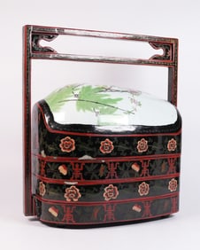 An Asian style fine box