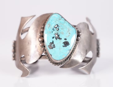 A silver turquoise fine bangle