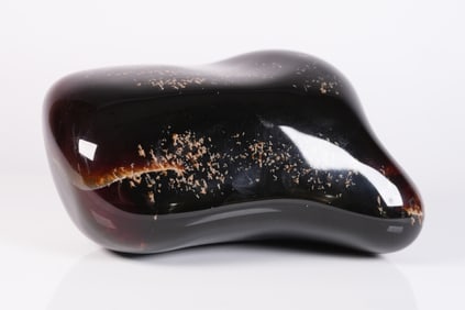 An Amber large scuplture 975 grams