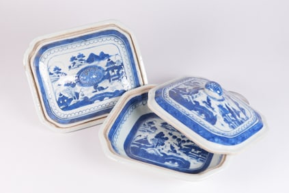 2 Chinese antique lidded porcelains
