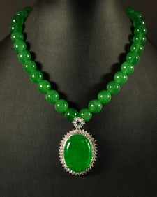 Chinese apple green necklace