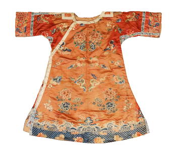Chinese fine antique robe: Chinese fine antique robe, some loose threads, condition selling it as is. From an estate. H: 38" x W: 43.8."