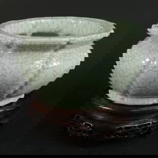 Chinese fine crackled washer: Chinese fine crackled porcelain washer. H: 6.5" x W: 4."