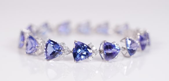 Platinum tanzanite diamond bracelet 42.56 carats