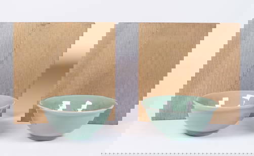 Lots Chinese green bowls: Lots Chinese fine green bowls with wooden box. Largest H: 3" x W: 6.1."