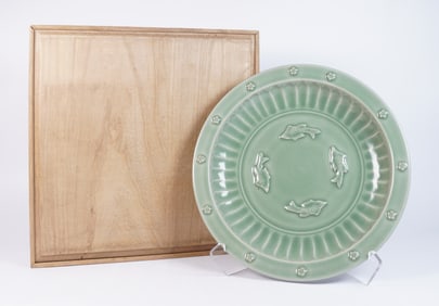 Chinese fine green charger with box