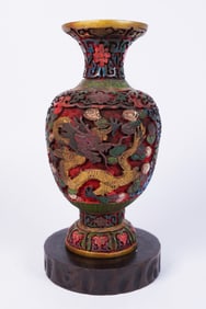 Chinese fine cinnabar carved vase