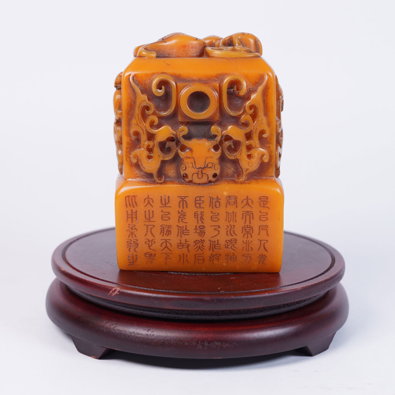 Chinese fine carved seal: Chinese fine carved seal. H: 5.2" x W: 3.6."