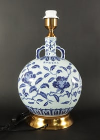 Chinese fine flask vase lamp