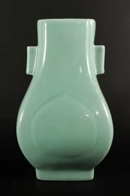 Chinese fine celadon vase