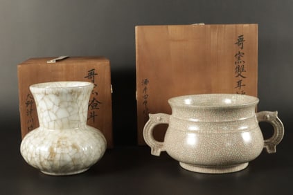 2 Chinese crackled porcelains