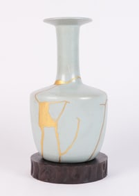 Chinese fine celadon vase