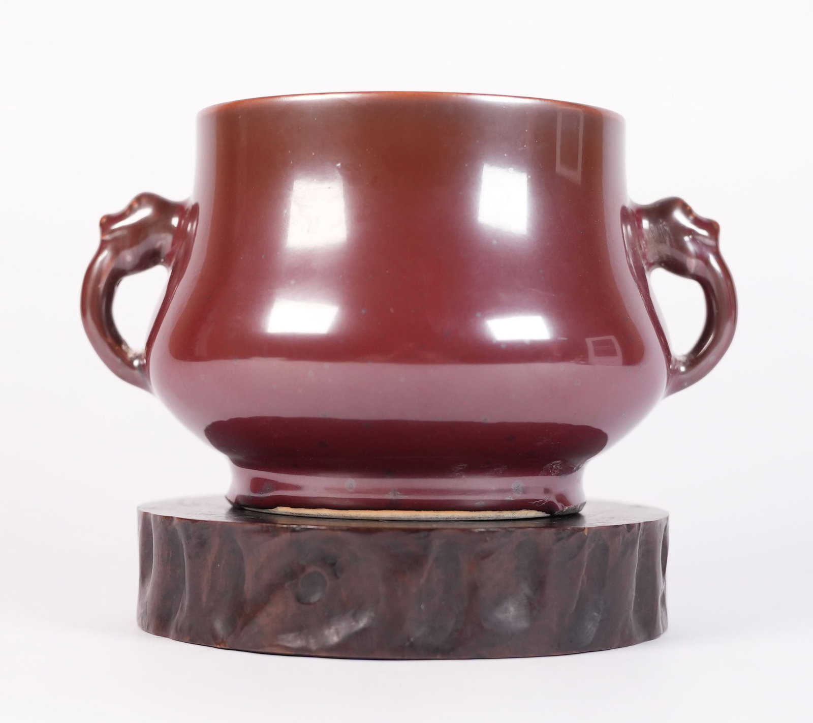 Chinese fine porcelain censer: Chinese fine porcelain censer. H: 4" x W: 6.5."