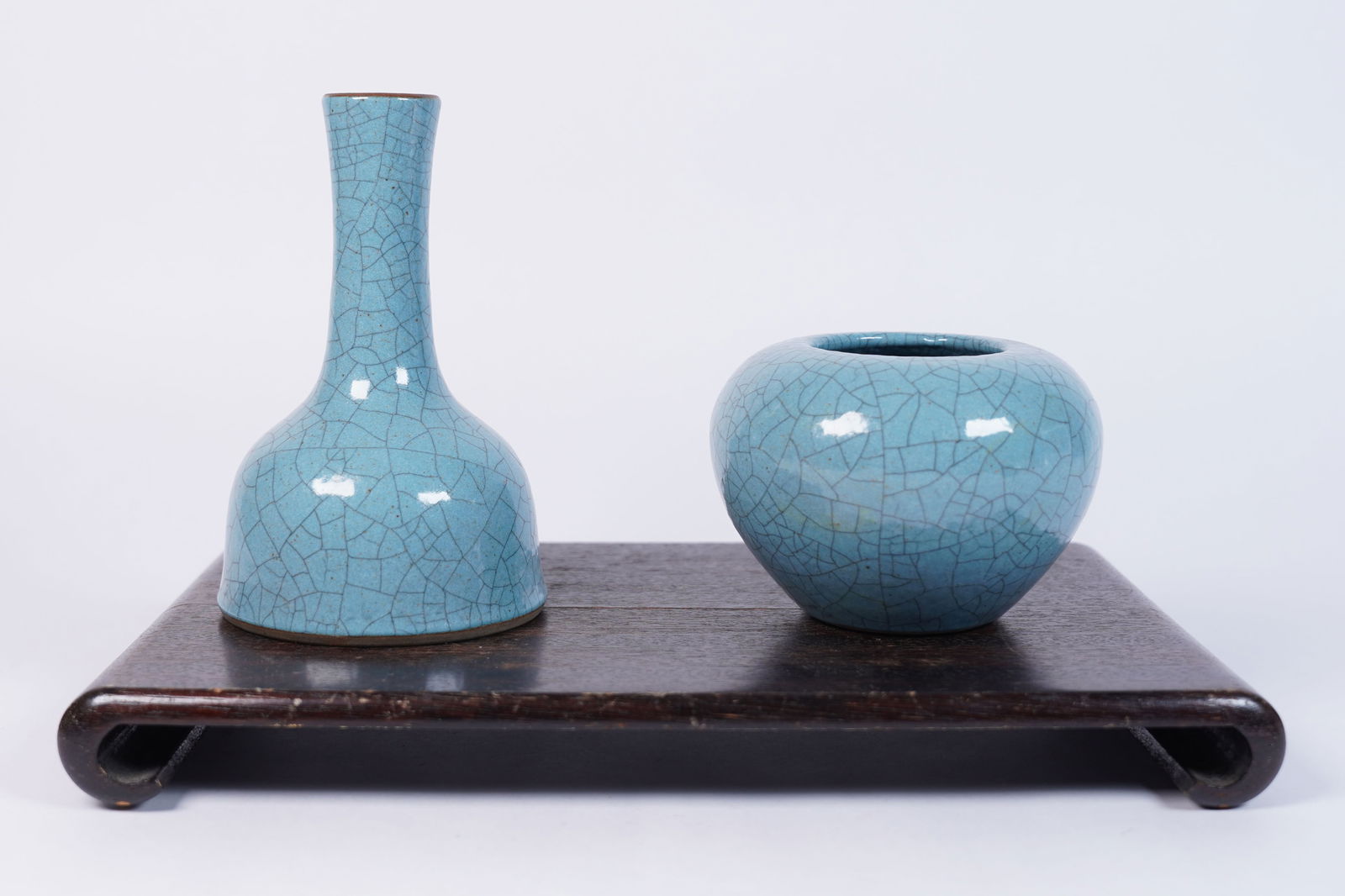 Lots Chinese crackled porcelains (1 of 7)