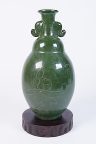 Chinese fine green vase