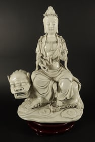 Chinese fine porcelain buddha