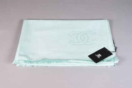 A fine scarf with tag