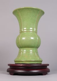 Chinese crackled vase