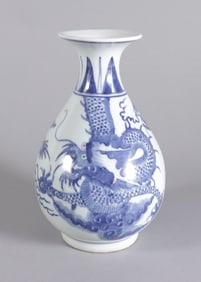 Chinese fine b/w dragon vase