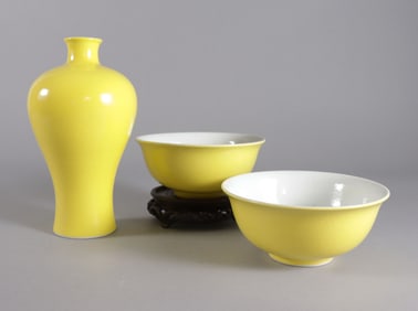 Lot Chinese yellow porcelains