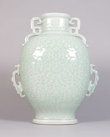 Chinese fine celadon vase