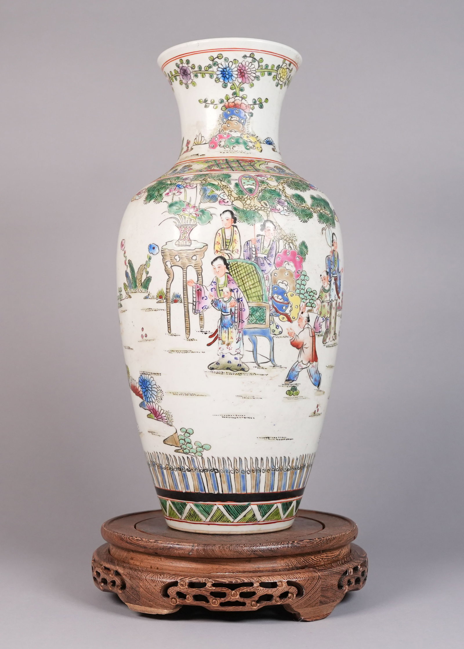 Chinese fine famille rose vase: Chinese fine famille rose vase. H: 15.5" x W: 8."
