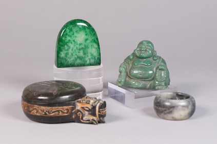 Lots Chinese carvings
