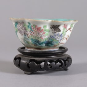 Chinese antique foliated bowl