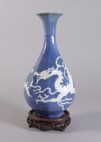 Chinese fine dragon vase