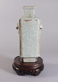 Chinese antique crackled vase
