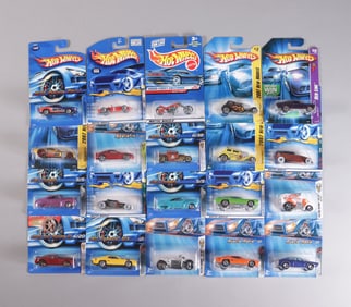 Lots Hot Wheels in original packaging