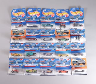 Lots Hot Wheels in original packaging