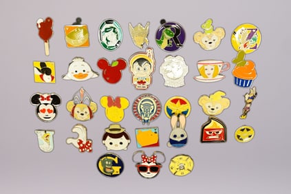 Lots vintage Disney pins