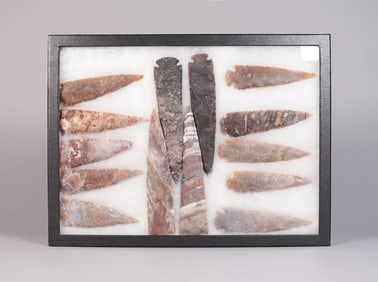 Lots fine arrowhead specimen