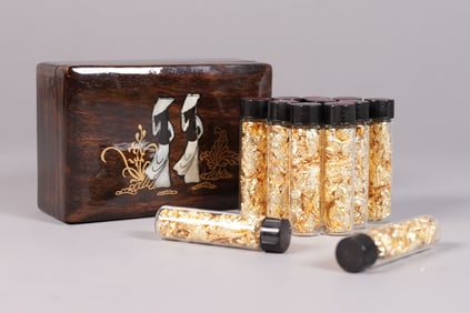 Lots of gold flakes, ungraded