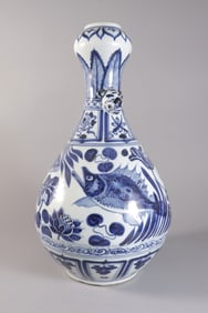 Chinese fine b/w tall vase