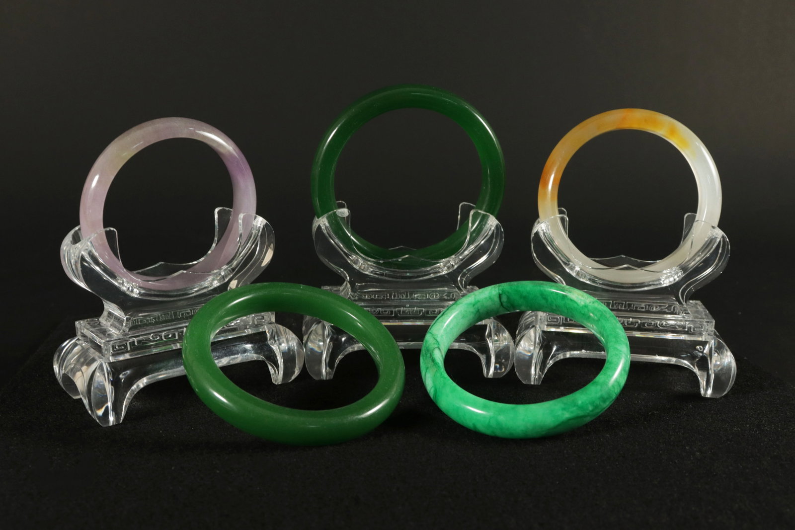 Lots Chinese round bangle: Lots Chinese round bangles.