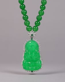 Chinese apple green necklace