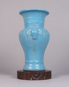 Chinese fine crackled vase
