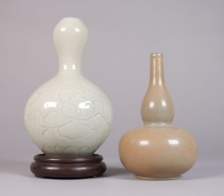 2 Chinese fine vase