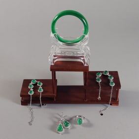 Lots Chinese apple green items