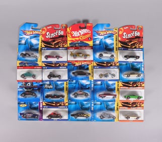 Lots Hot Wheels in original packaging