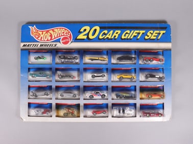Lots Hot Wheels in original packaging