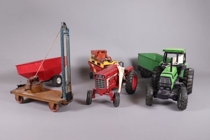 Lots vintage metal toy cars